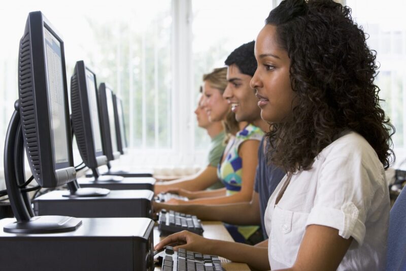 students working on the computer